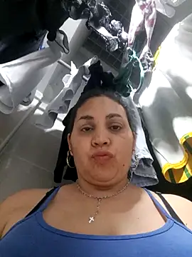 Snapshot of MirandaSoto chatting on 09-21-25, 04:06 MirandaSoto online show from 09-21-25, 04:06