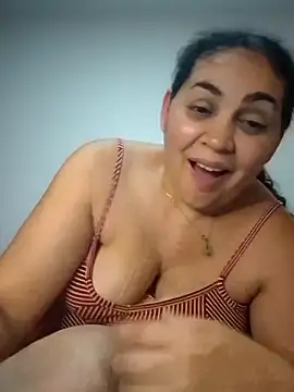 Snapshot of MirandaSoto chatting on 03-20-25, 02:42 MirandaSoto online show from 03-20-25, 02:42