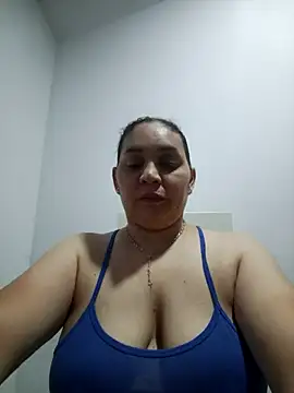 MirandaSoto online show from 05-01-26, 04:39