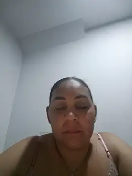 Snapshot of MirandaSoto chatting on 10-19-25, 03:09 MirandaSoto online show from 10-19-25, 03:09
