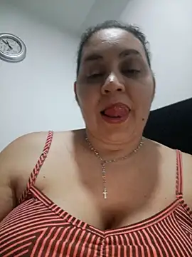 Snapshot of MirandaSoto chatting on 09-23-25, 03:46 MirandaSoto online show from 09-23-25, 03:46