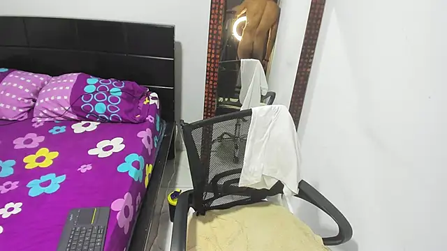 Snapshot of Karljensen33 chatting on 01-26-25, 11:50 Karljensen33 online show from 01-26-25, 11:50