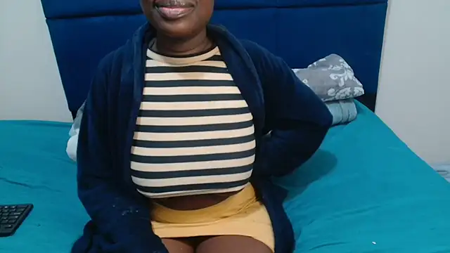 Snapshot of MilkyTitties chatting on 07-04-26, 12:53 MilkyTitties online show from 07-04-26, 12:53