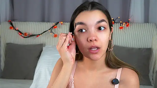 VeronaAppleberry online show from 11-03-25, 11:14