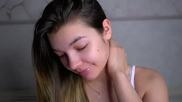 VeronaAppleberry online show from 02-15-26, 01:06