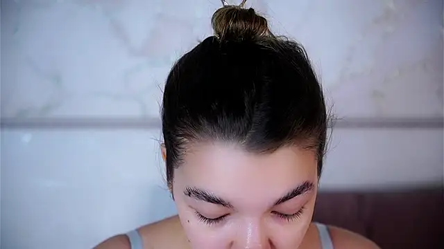 VeronaAppleberry online show from 12-21-25, 01:30