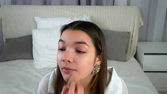 VeronaAppleberry online show from 11-13-25, 11:14