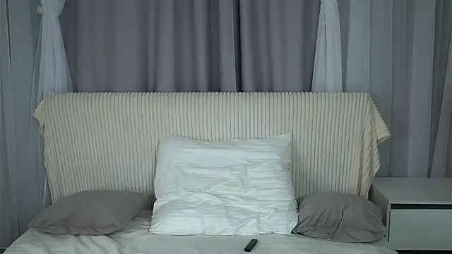 VeronaAppleberry online show from 11-23-25, 11:42