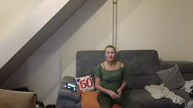 lisalustjouw online show from 11-28-25, 10:48