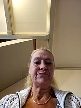 lisalustjouw online show from 10-16-25, 09:06