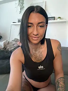 IntiMia online show from 03-03-25, 08:19