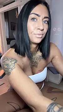 Snapshot of IntiMia chatting on 02-26-26, 07:30 IntiMia online show from 02-26-26, 07:30