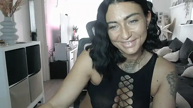 Snapshot of IntiMia chatting on 02-11-26, 08:25 IntiMia online show from 02-11-26, 08:25