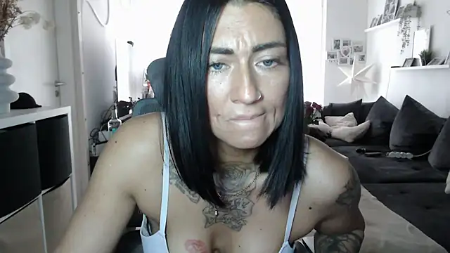 Snapshot of IntiMia chatting on 02-16-26, 08:46 IntiMia online show from 02-16-26, 08:46