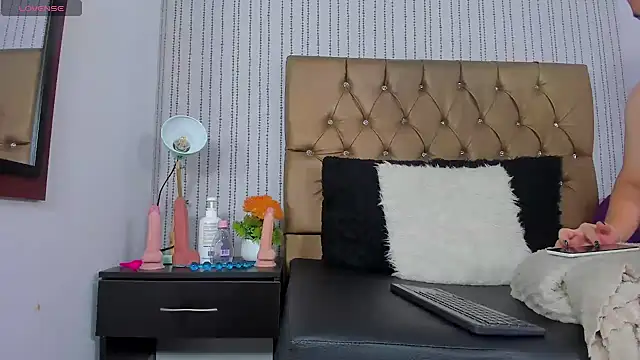 Snapshot of veneno_hot chatting on 03-19-25, 01:07 veneno hot online show from 03-19-25, 01:07