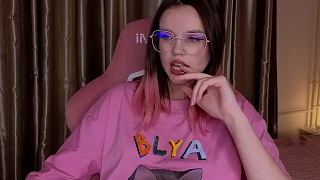 HanaMitsuri online show from 01-09-26, 07:21