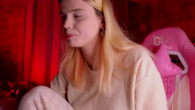 HanaMitsuri online show from 02-12-25, 08:40