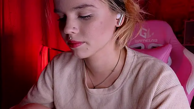 HanaMitsuri online show from 03-14-25, 07:55