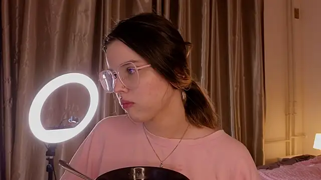 HanaMitsuri online show from 11-10-25, 12:04