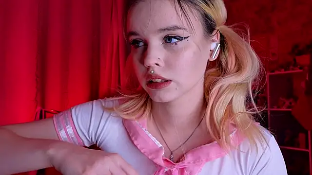 HanaMitsuri online show from 03-15-25, 07:38