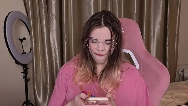 HanaMitsuri online show from 03-20-26, 05:47