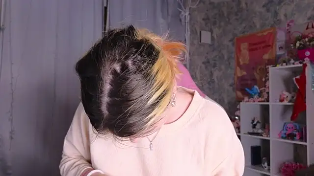 HanaMitsuri online show from 01-28-25, 11:17