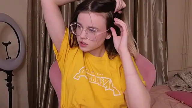 HanaMitsuri online show from 04-02-26, 03:46