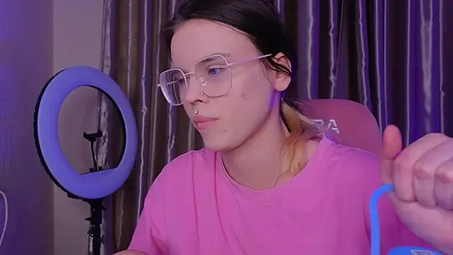 HanaMitsuri online show from 04-14-26, 06:35