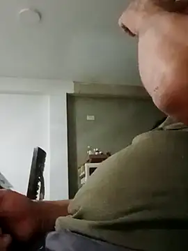 Snapshot of luchoarr chatting on 10-24-25, 03:05 luchoarr online show from 10-24-25, 03:05