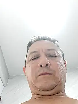 Snapshot of luchoarr chatting on 02-17-25, 10:05 luchoarr online show from 02-17-25, 10:05