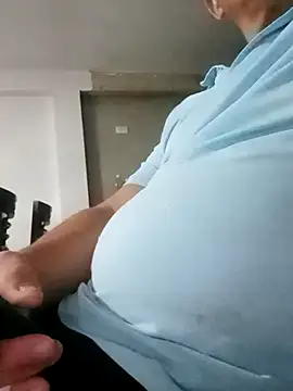 Snapshot of luchoarr chatting on 10-30-25, 02:54 luchoarr online show from 10-30-25, 02:54