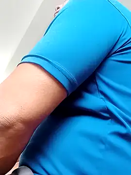 Snapshot of luchoarr chatting on 02-02-25, 01:30 luchoarr online show from 02-02-25, 01:30