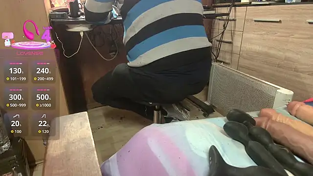 misteryman1956 online show from 12-22-25, 05:51