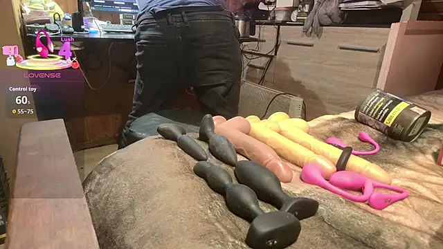 misteryman1956 online show from 06-09-26, 08:37