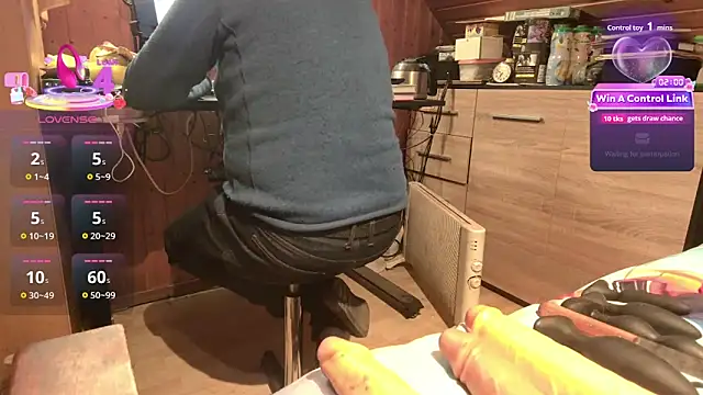 misteryman1956 online show from 04-27-26, 04:49