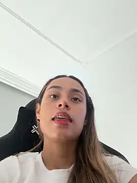 Snapshot of sheyla_sweet18 chatting on 11-16-25, 01:05 sheyla sweet18 online show from 11-16-25, 01:05