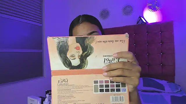 Snapshot of sheyla_sweet18 chatting on 03-04-25, 12:44 sheyla sweet18 online show from 03-04-25, 12:44