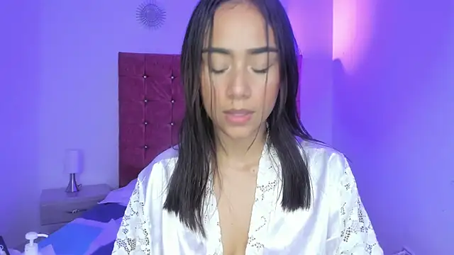 Snapshot of sheyla_sweet18 chatting on 03-04-25, 03:48 sheyla sweet18 online show from 03-04-25, 03:48