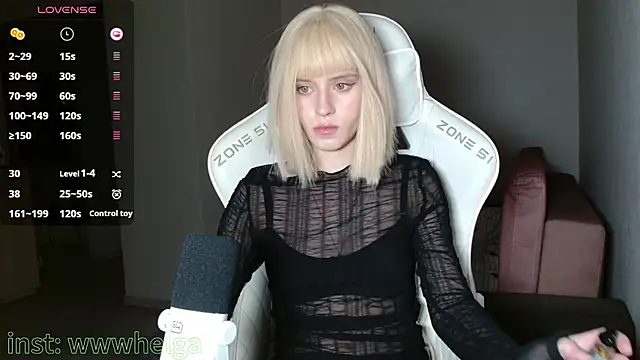 LizaKisses online show from 11-14-25, 04:10