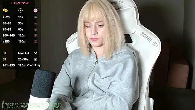 LizaKisses online show from 11-15-25, 02:43