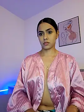 Snapshot of VictoriaEvaans_ chatting on 10-11-25, 10:55 VictoriaEvaans online show from 10-11-25, 10:55