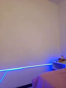 VictoriaEvaans  online show from 11-17-25, 10:03