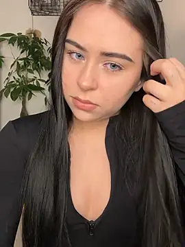  SweetCandyy online show from 05-17-26, 08:20