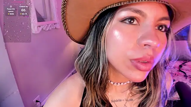 Snapshot of delilah_fix chatting on 02-26-25, 01:32 delilah fix online show from 02-26-25, 01:32