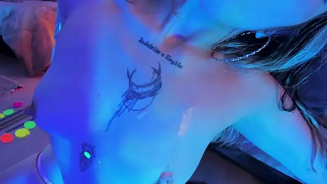 delilah fix online show from 11-30-25, 09:15