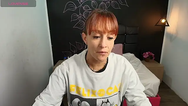 Snapshot of NatashaMason_ chatting on 10-22-25, 11:42 NatashaMason online show from 10-22-25, 11:42