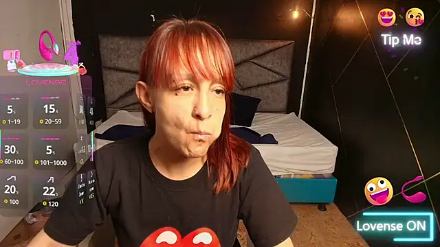 Snapshot of NatashaMason_ chatting on 09-25-25, 12:11 NatashaMason online show from 09-25-25, 12:11