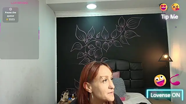 Snapshot of NatashaMason_ chatting on 10-18-25, 11:56 NatashaMason online show from 10-18-25, 11:56