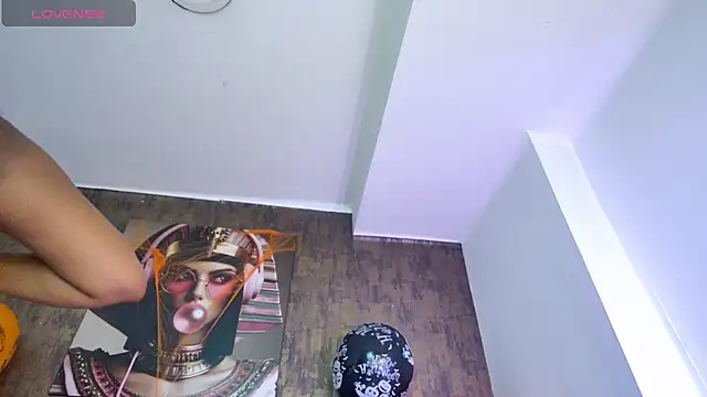 nicole  parker1 online show from 10-24-25, 07:13