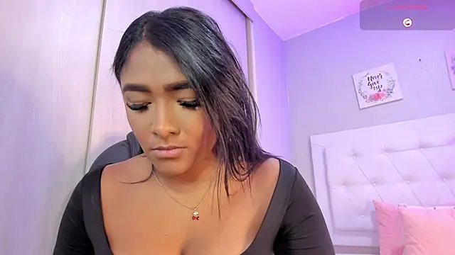 Snapshot of nicole__parker1 chatting on 02-21-26, 01:35 nicole parker1 online show from 02-21-26, 01:35